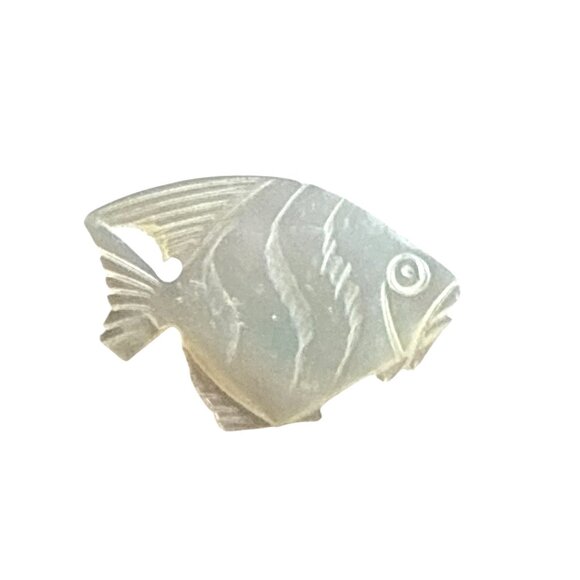Hand-Carved Fish-Shaped Brooch Natural Stone Lightweight Pin Sea-Inspired Jewelr - Picture 3 of 6